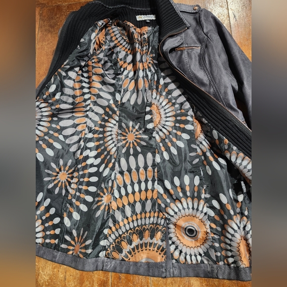 Montana Co Faux Black Distressed leather Long Coat Size small Women's - Picture 8 of 13